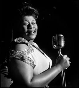 Ella-Fitzgerald-on-stage-Chicago-1948